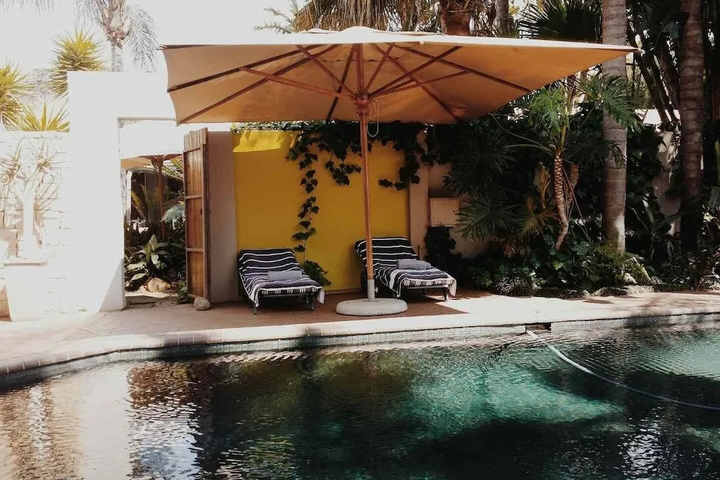 Pool 12 of 18