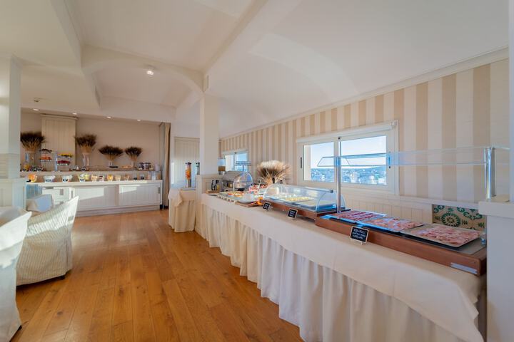 Dining 161 of 254