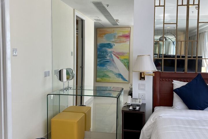 Room 19 of 37