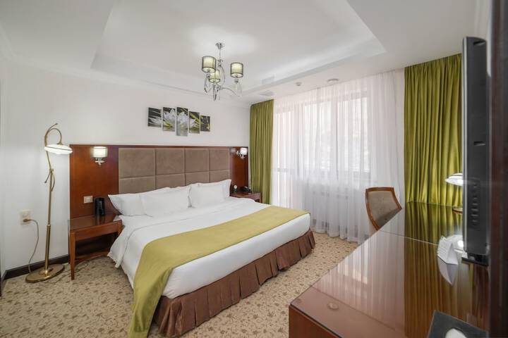 Room 2 of 90