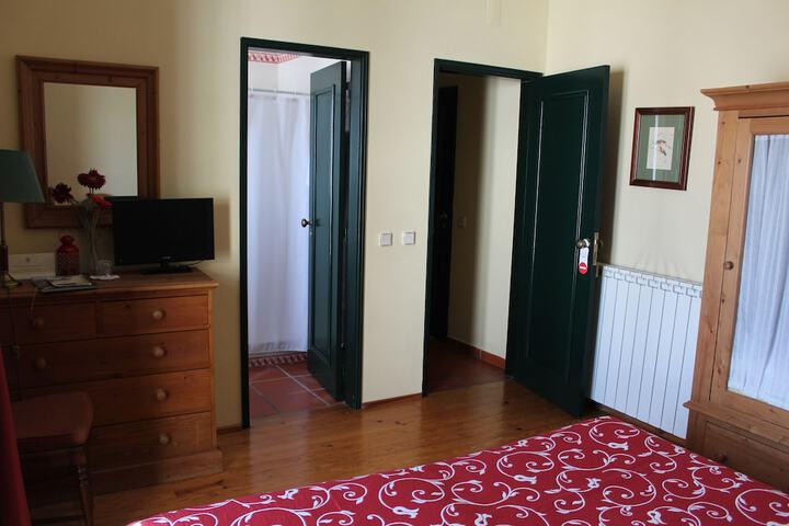 Room 9 of 32