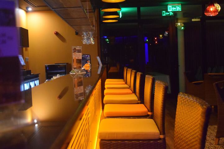 Lounge 34 of 45