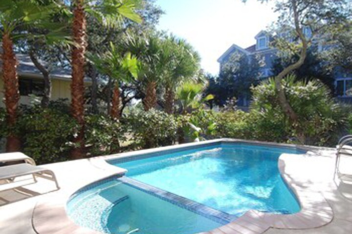 Pool 22 of 31