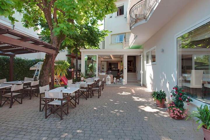 Terrace/Patio 59 of 61