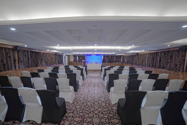 Ballroom/Hall 19 of 26