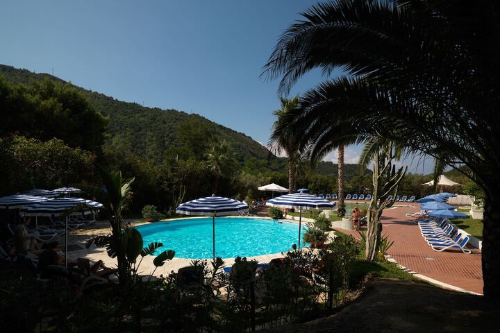 Pools & Facilities