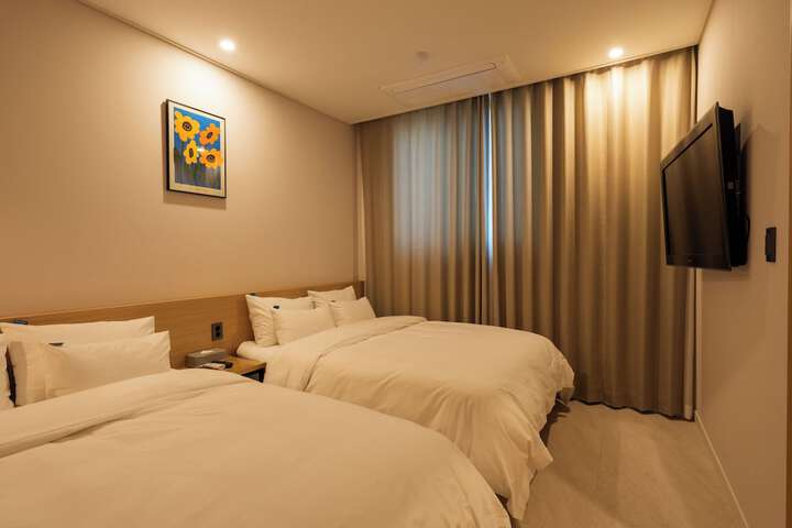 Room 38 of 80
