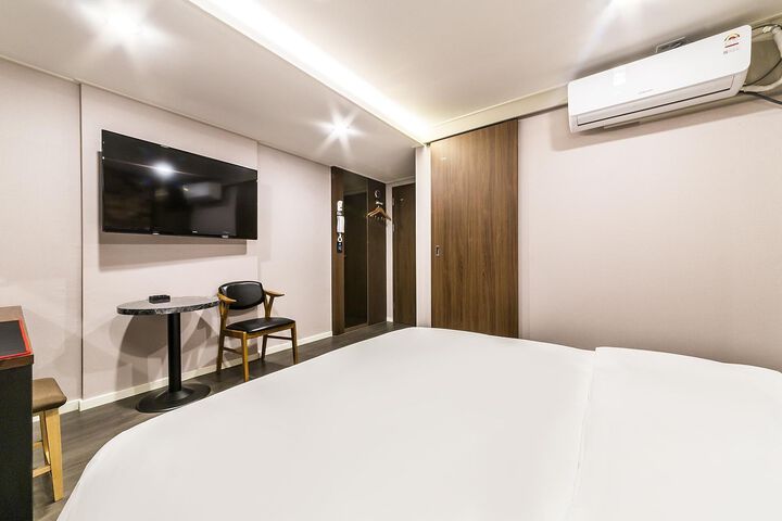 Room 154 of 155