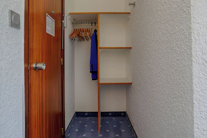 Room 95 of 191
