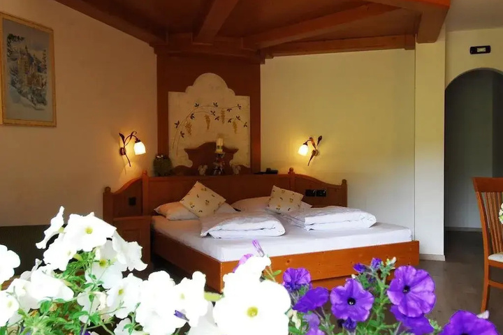 Room 3 of 15