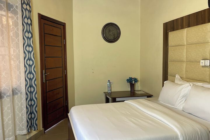 Room 92 of 124