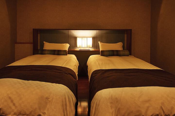 Room 12 of 92