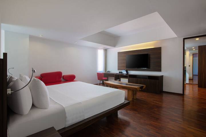 Room 8 of 53