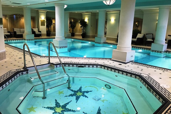 Indoor spa tub