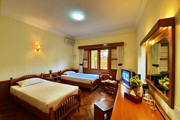 Room 4 of 28