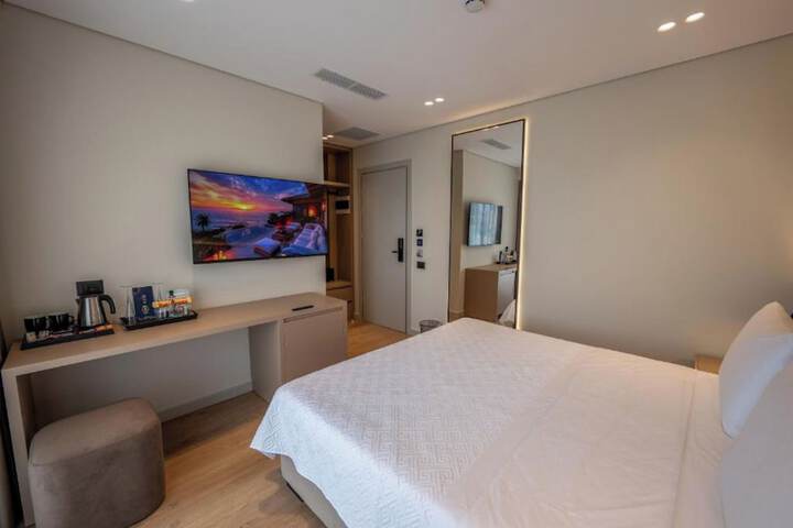 Room 65 of 171