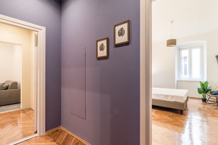 Room 5 of 15