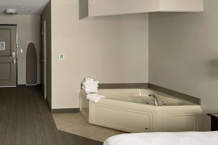 Room 16 of 30