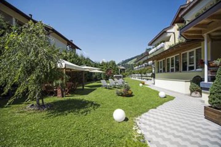 Hotel Exterior 22 of 68