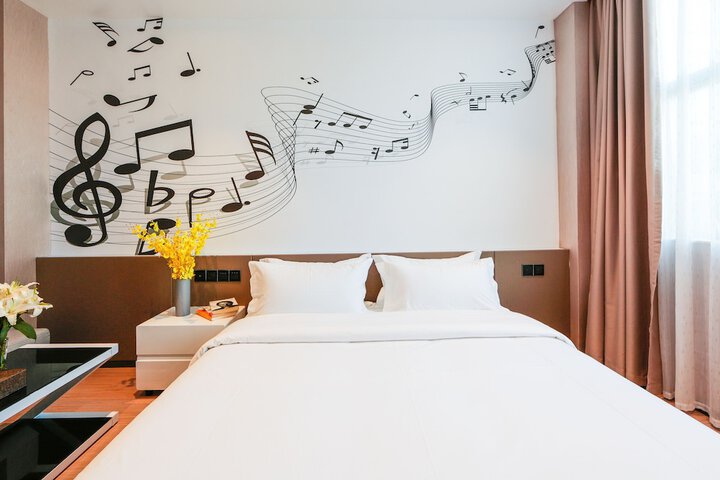 Room 12 of 46