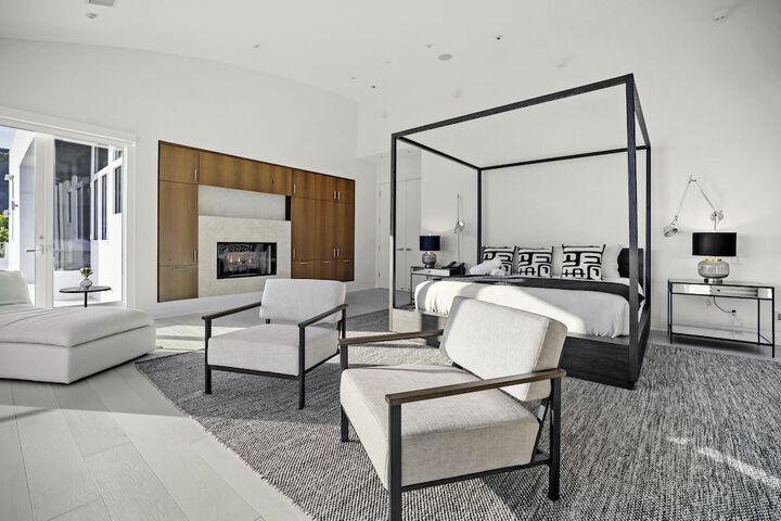 Room 2 of 57