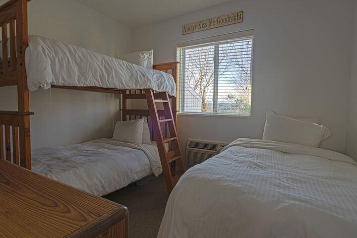 Room 42 of 181