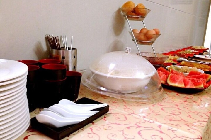 Dining 40 of 45