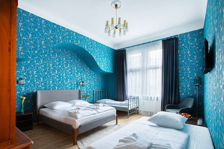 Room 19 of 48