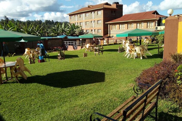 Hotel Exterior 19 of 21