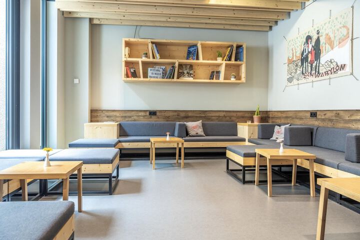 Entrance & Lobby