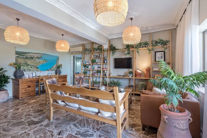Entrance & Lobby