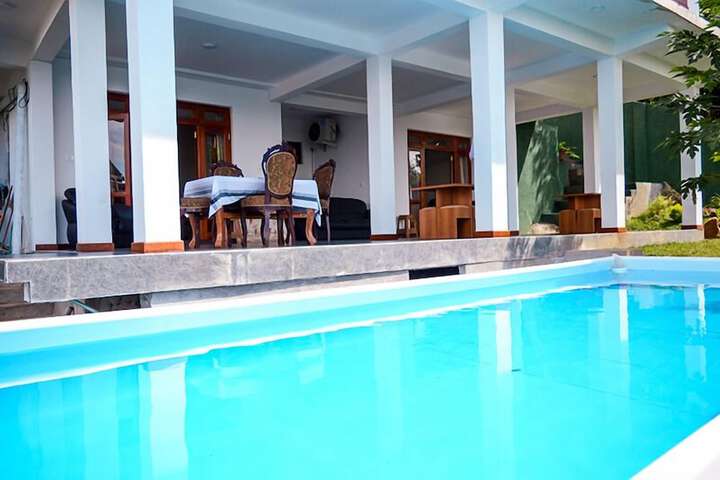 Pool 10 of 11