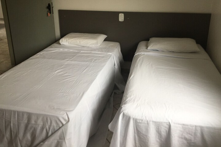 Room 7 of 14