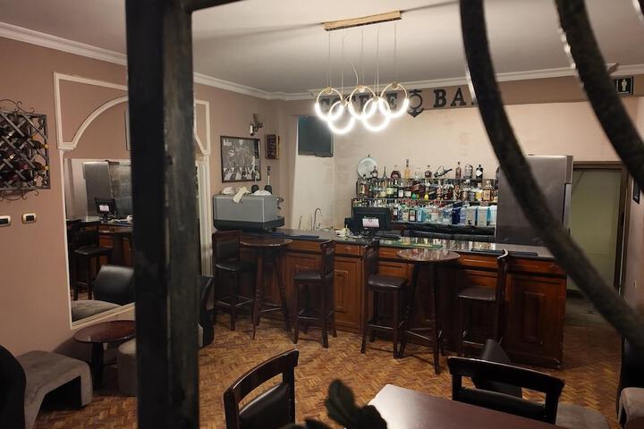 Lounge 70 of 96