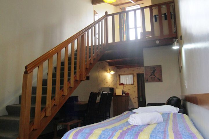 Room 7 of 25