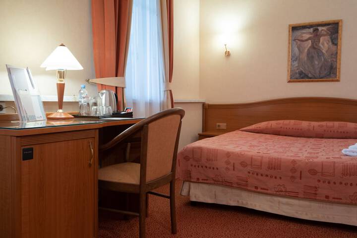 Room 13 of 91