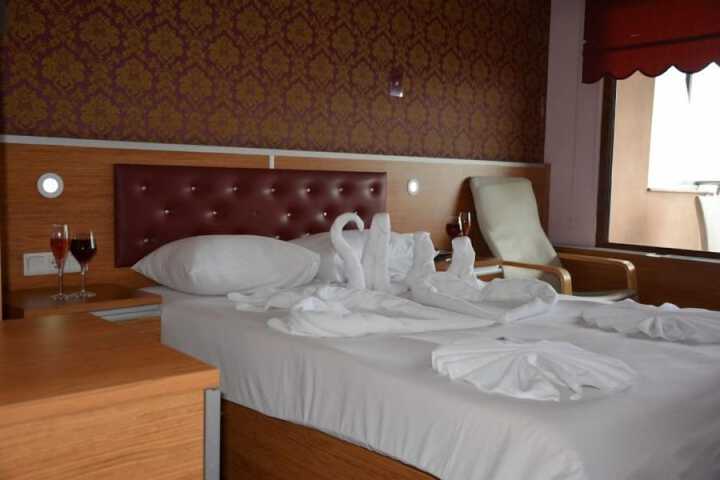 Room 12 of 48