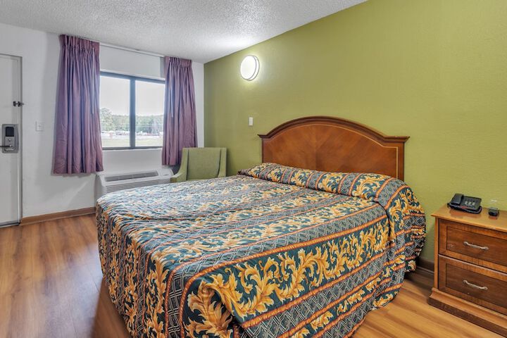 Room 9 of 34