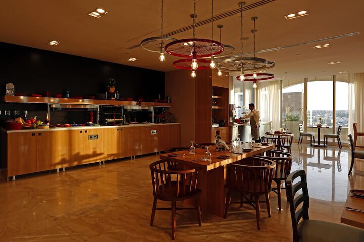 Dining 148 of 195