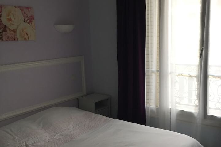 Room 4 of 61