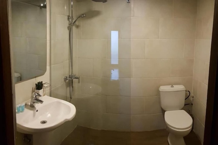 Room 29 of 49