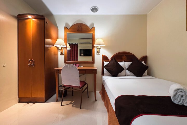 Room 9 of 29