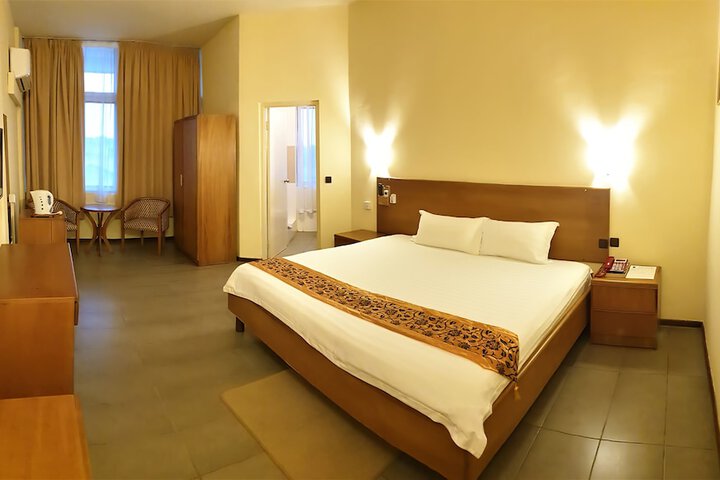 Room 25 of 59