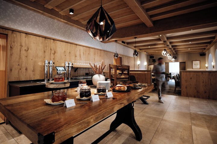 Breakfast/Coffee Service 58 of 73