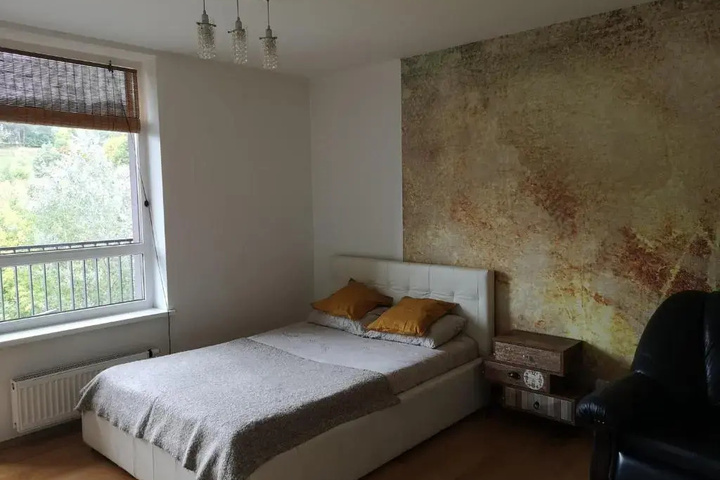 Room 3 of 9