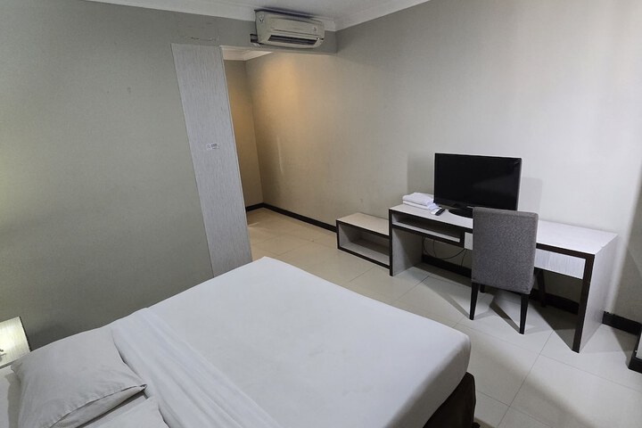 Room 26 of 48