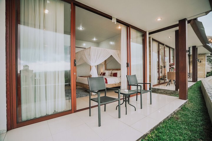 Terrace/Patio 85 of 87