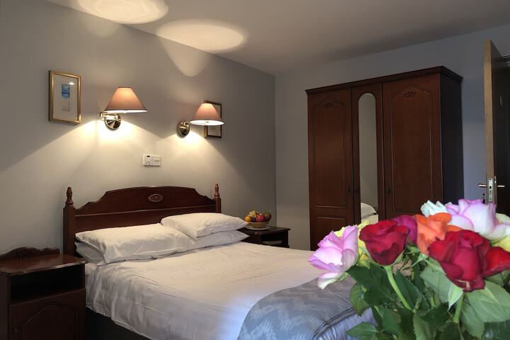 Room 4 of 42