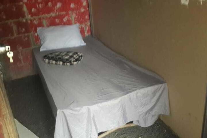 Room 3 of 39