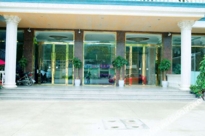 Hotel 4 of 7